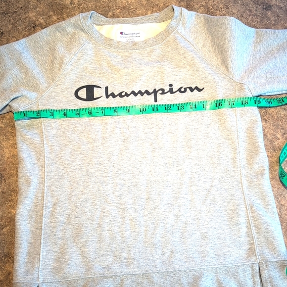 Champion Sweatshirt - Picture 3 of 4